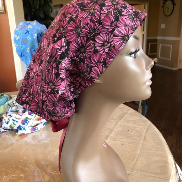 Large pixie cap in flowery fall color - Picture 3 of 4